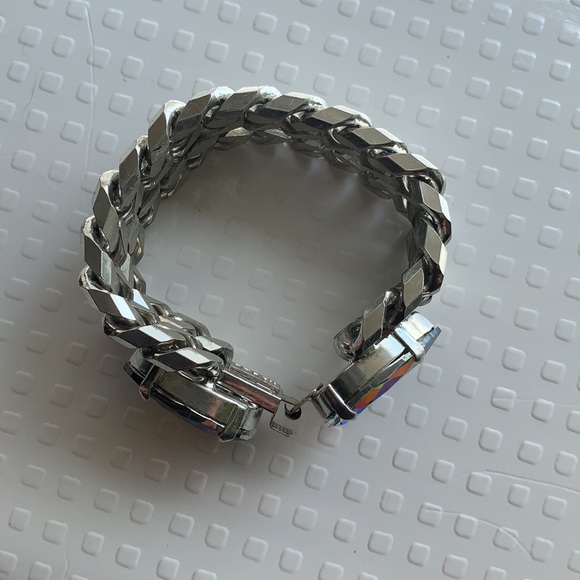 Otazu chain bracelet with Swarovski pear crystals - Picture 2 of 5